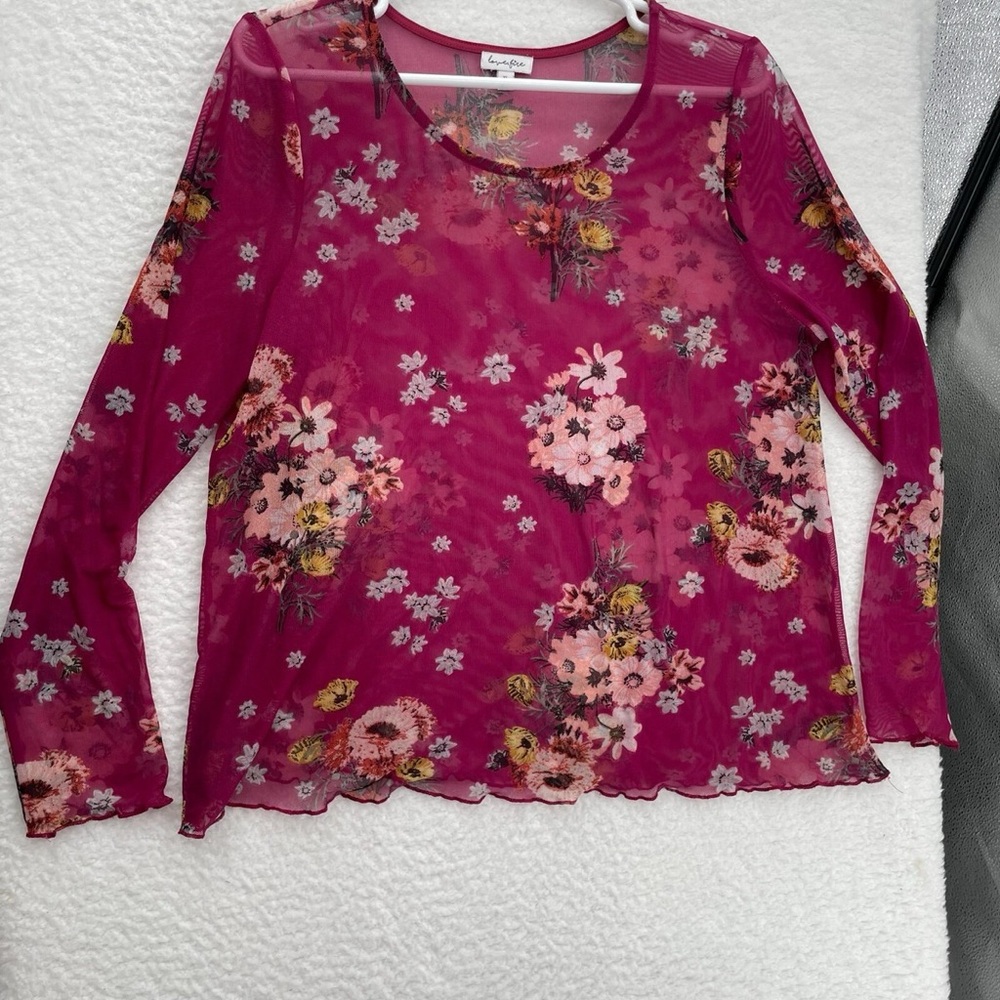 💚 3/$15 love, Fire Burgundy Floral Sheer Blouse